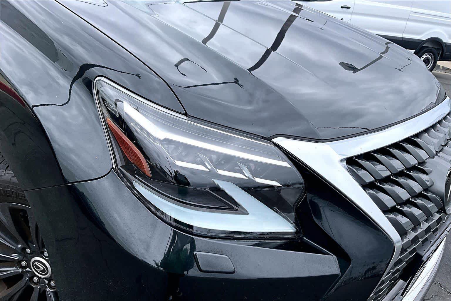Used 2022 Lexus GX 460 Premium w/ Accessory Package AWD/4WD image 28