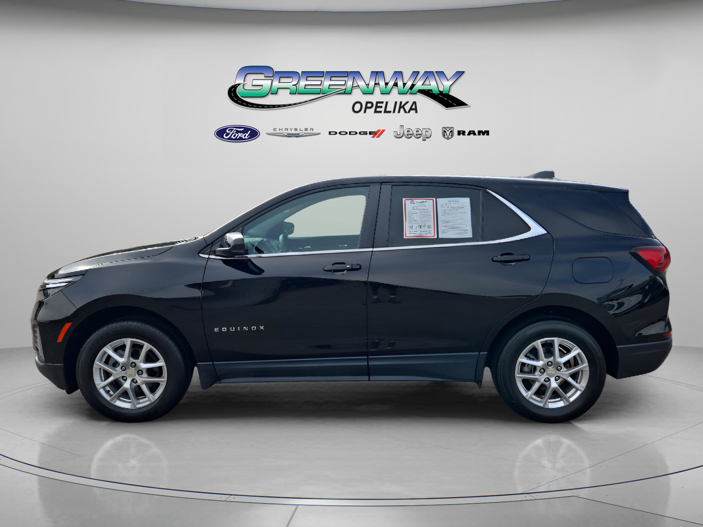 Used 2023 Chevrolet Equinox LT image 4