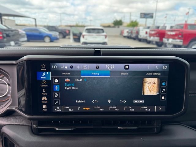 Used 2025 Jeep Gladiator Mojave w/ Convenience Group AWD/4WD image 16