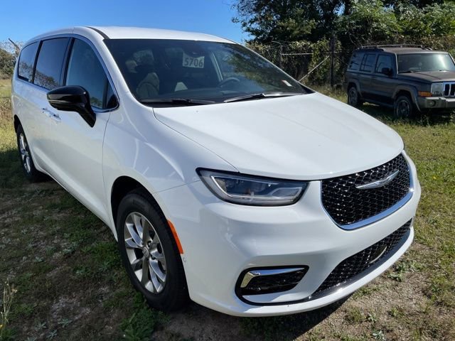 New 2026 Chrysler Pacifica Select image 14