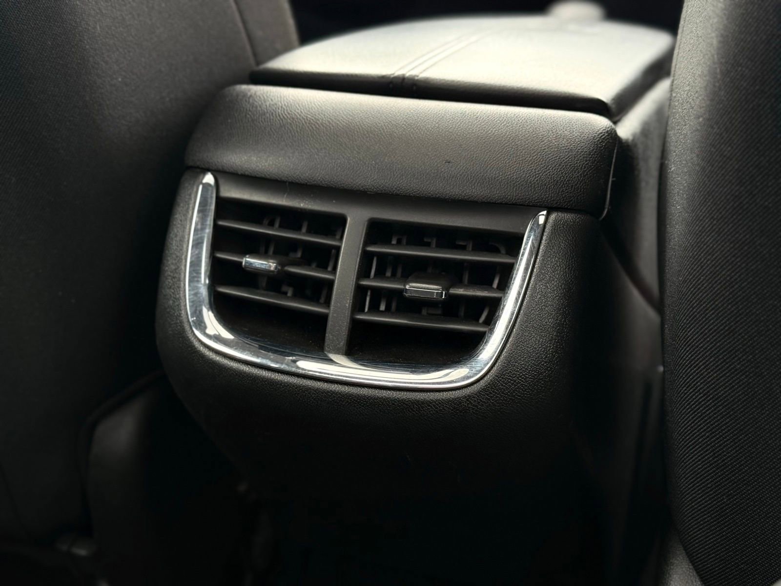 Used 2021 Chevrolet Malibu LT image 22