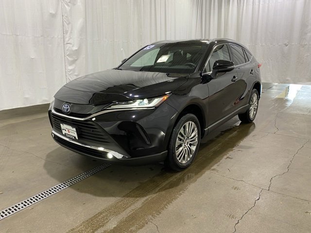 Certified 2024 Toyota Venza XLE image 8