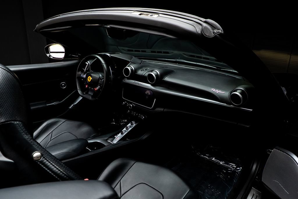 Used 2019 Ferrari Portofino RWD image 30