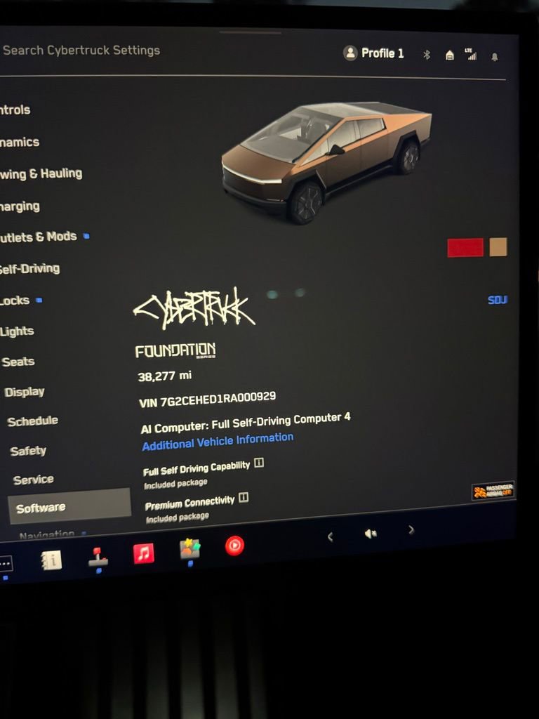 Used 2024 Tesla Cybertruck AWD Crew Cab image 25