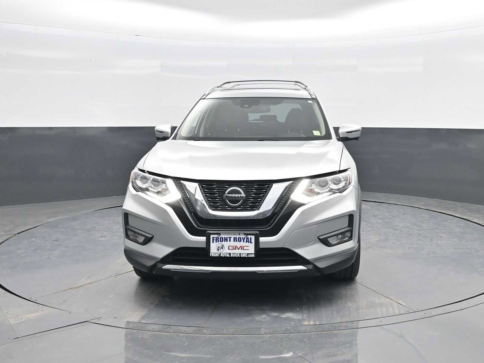 Used 2018 Nissan Rogue SL w/ Premium Package image 3