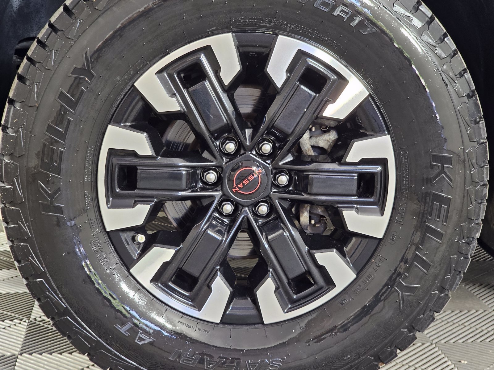 Used 2022 Nissan Frontier PRO-4X w/ Technology Package AWD/4WD image 37