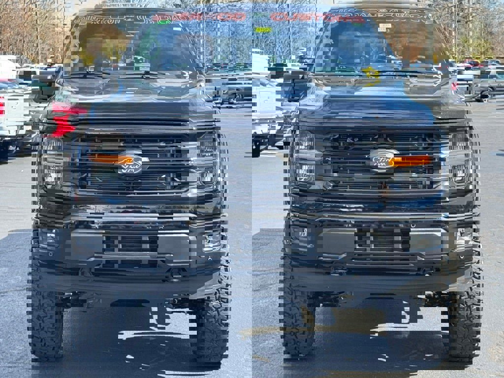 New 2025 Ford F150 XLT w/ Equipment Group 303A High image 18