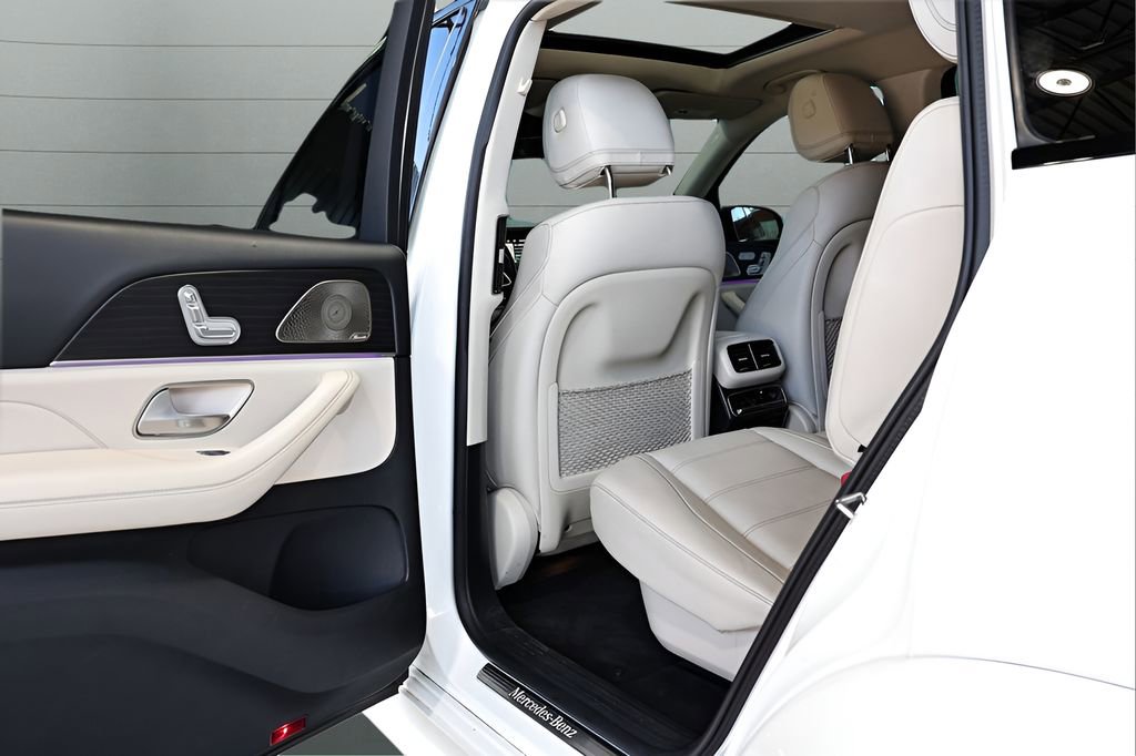 Used 2022 Mercedes-Benz GLS 450 4MATIC image 44