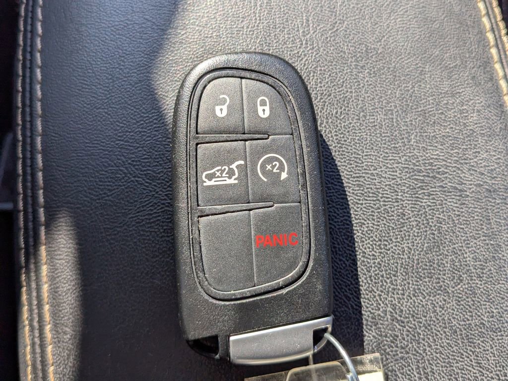 Used 2016 Jeep Cherokee Latitude w/ Comfort/Convenience Group image 32