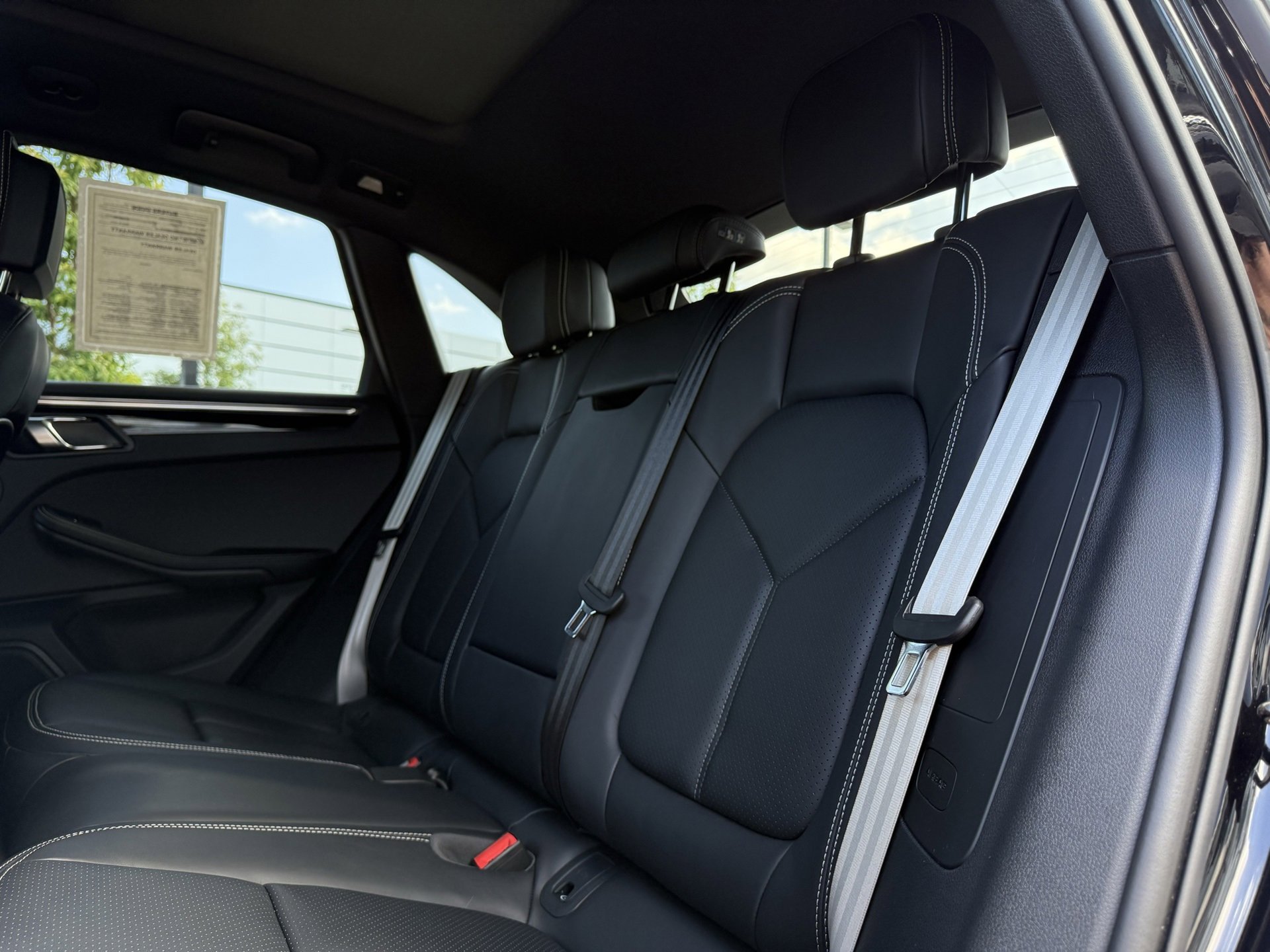 Used 2025 Porsche Macan image 28
