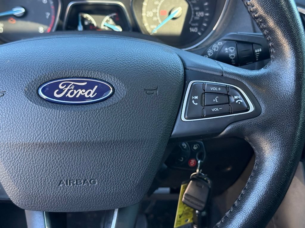Used 2017 Ford Focus SEL w/ Cold Weather Package FWD image 16