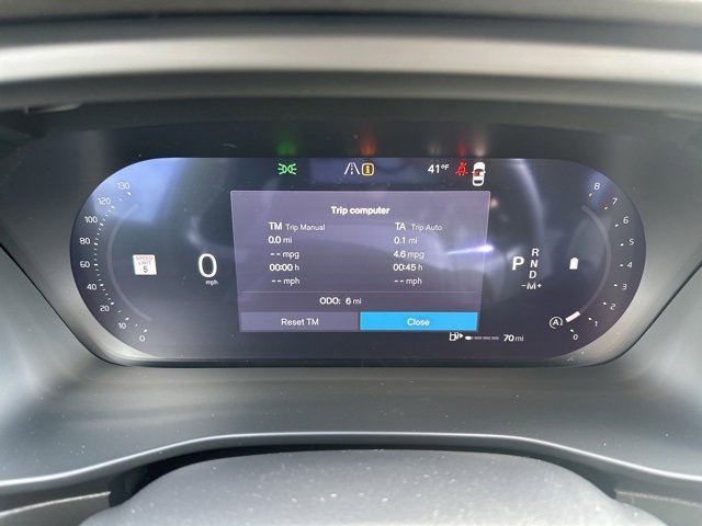 New 2026 Volvo XC40 B5 Ultra w/ Protection Package Premier image 16