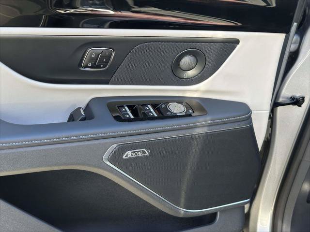 Used 2025 Lincoln Nautilus Premier w/ Equipment Group 102A AWD/4WD image 13