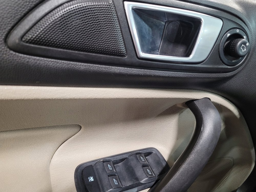 Used 2016 Ford Fiesta SE FWD image 27