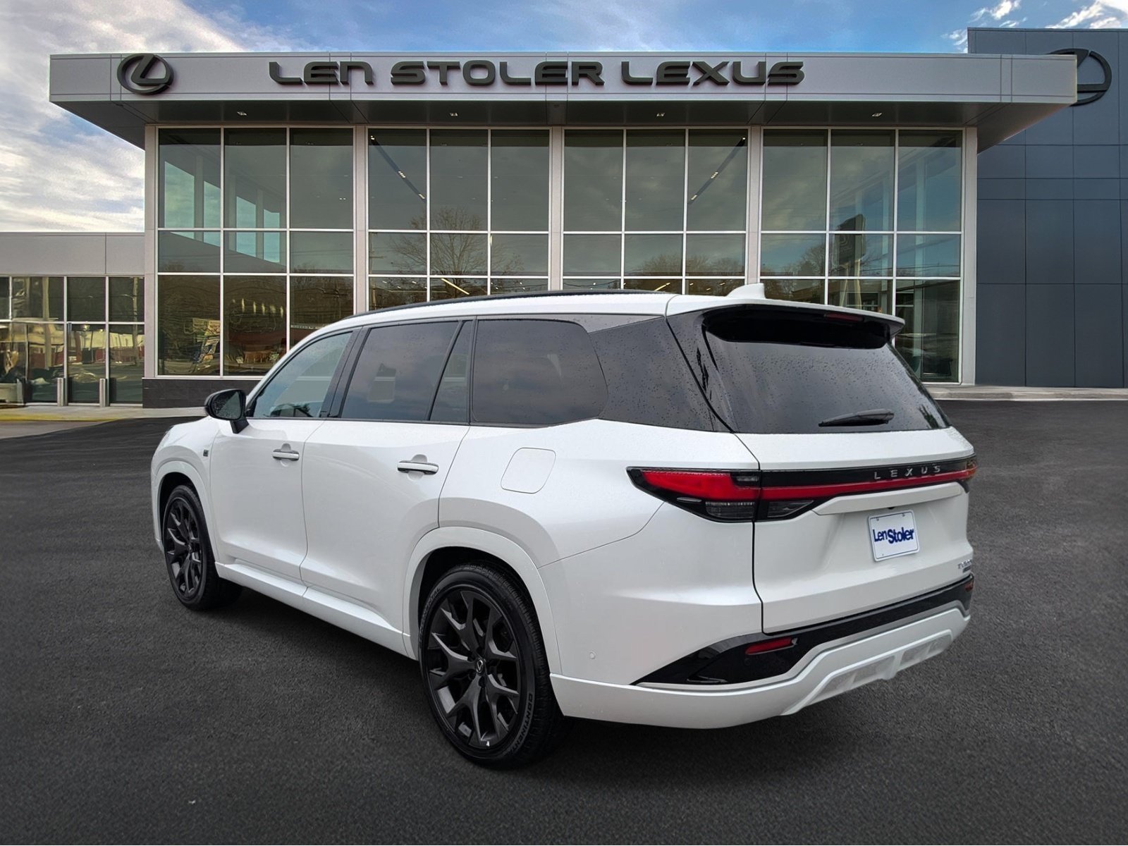 Certified 2025 Lexus TX 500h AWD w/ Technology Package image 5