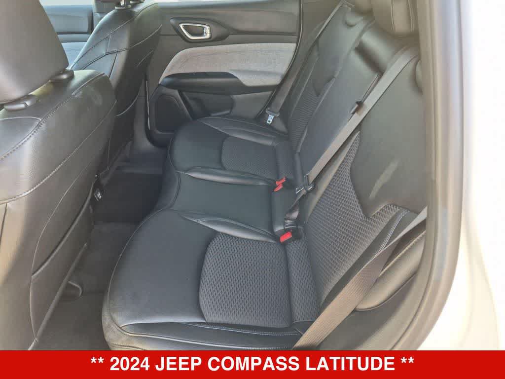 Used 2024 Jeep Compass Latitude AWD/4WD image 19
