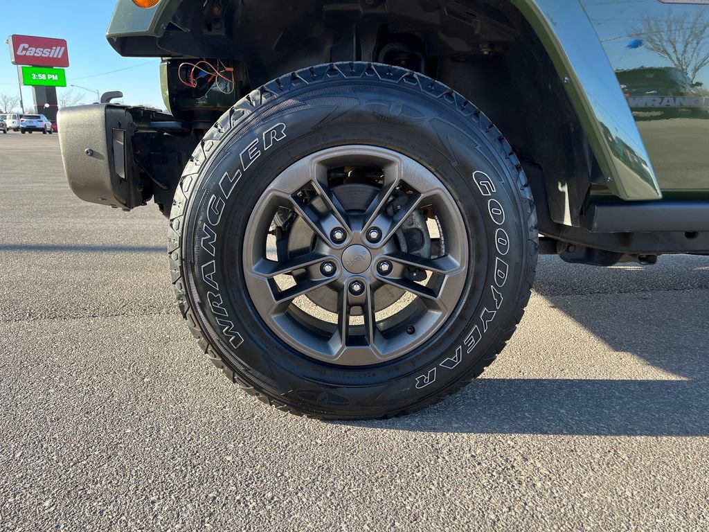 Used 2016 Jeep Wrangler Sahara image 27