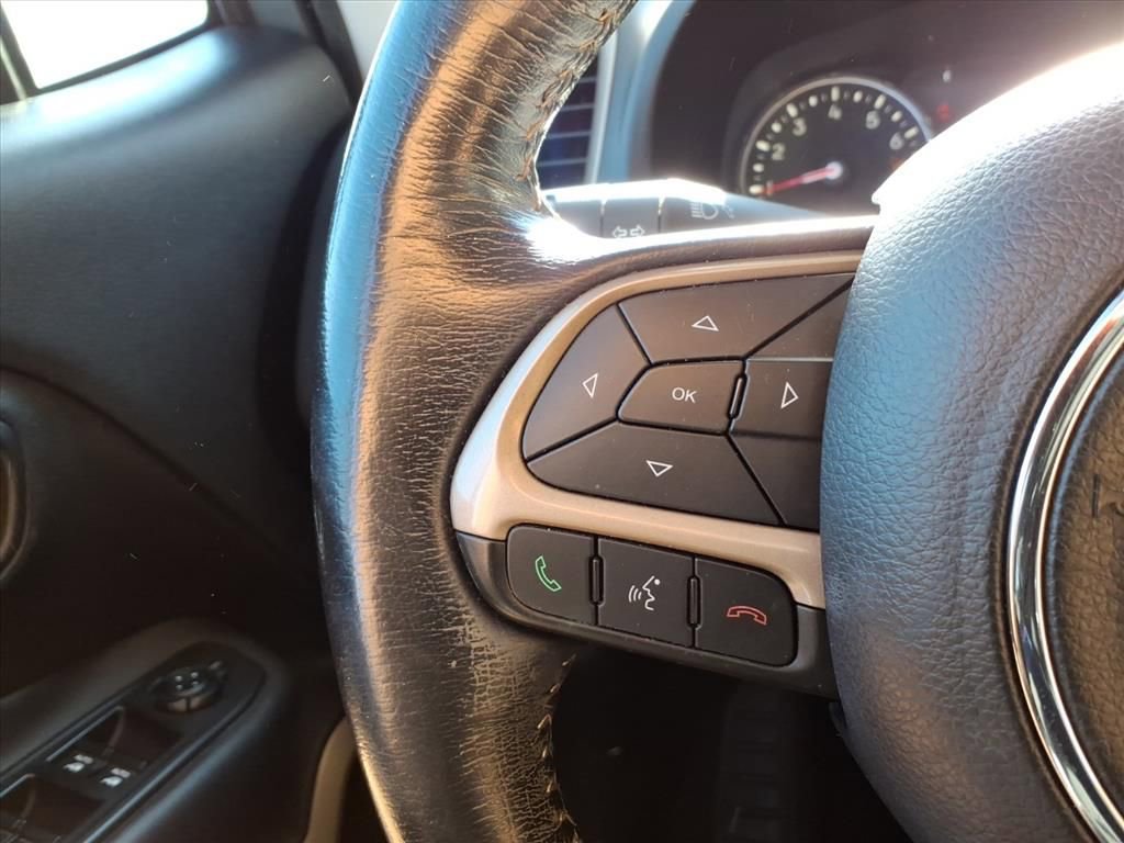 Used 2017 Jeep Renegade Trailhawk image 17