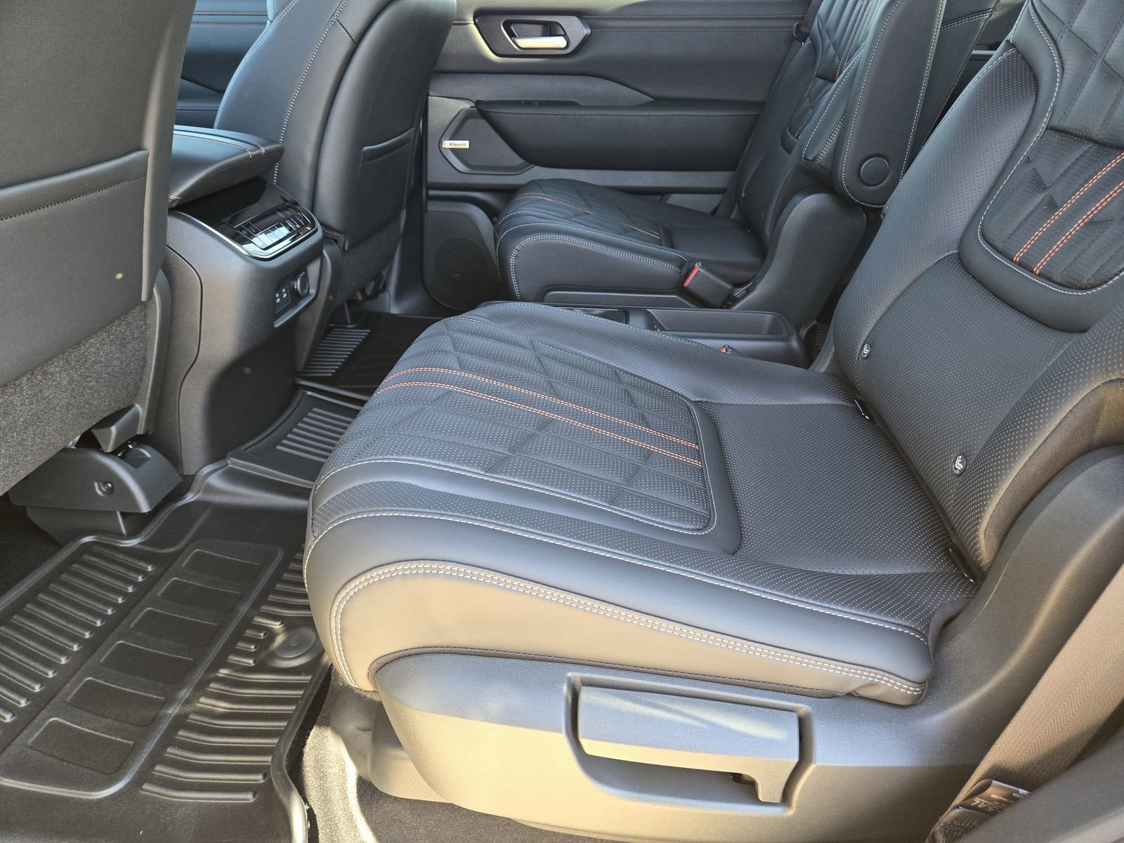 New 2026 Nissan Armada PRO-4X AWD/4WD image 25
