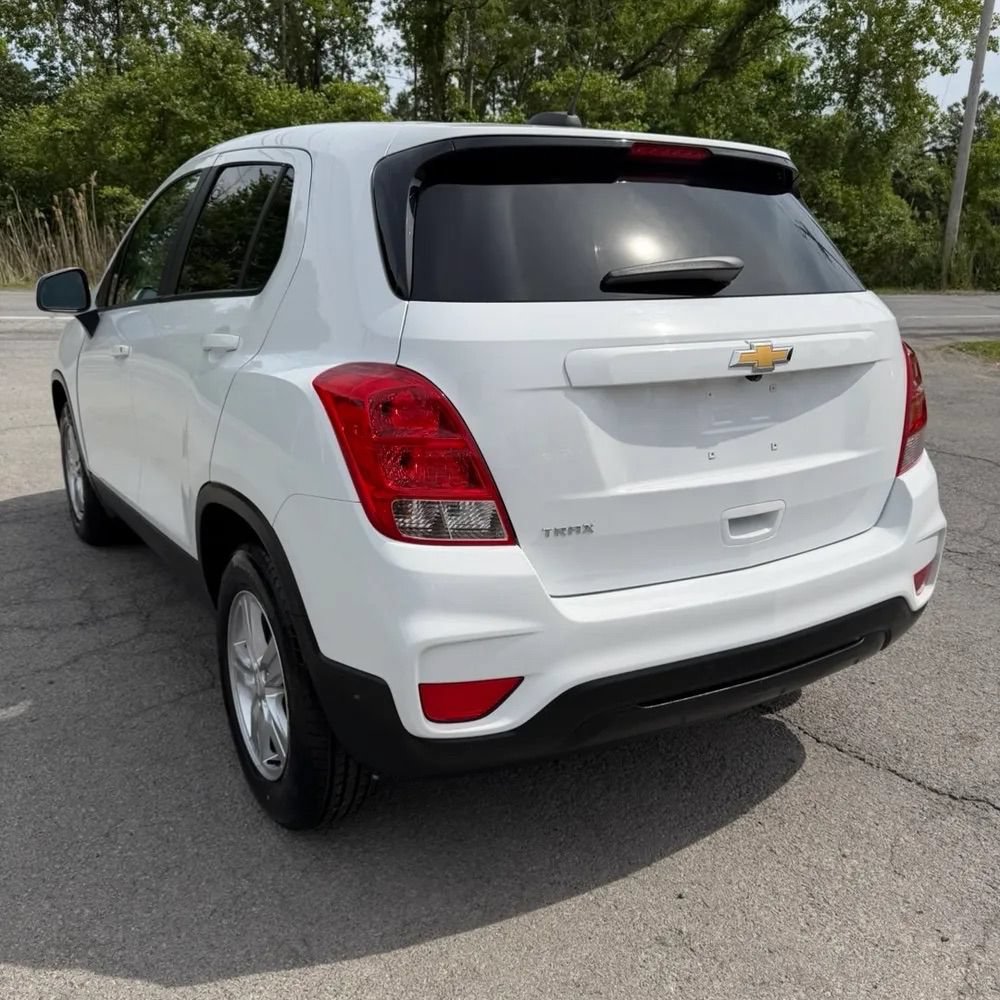 Used 2021 Chevrolet Trax LS w/ Tint and Cruise Package FWD image 6