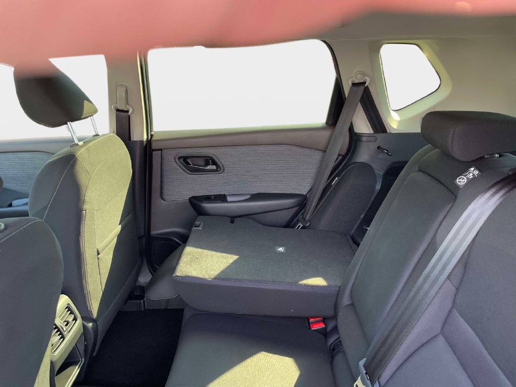 Used 2023 Nissan Rogue S FWD image 17