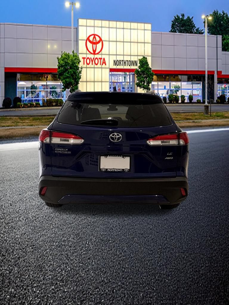 Used 2022 Toyota Corolla Cross LE AWD/4WD image 5