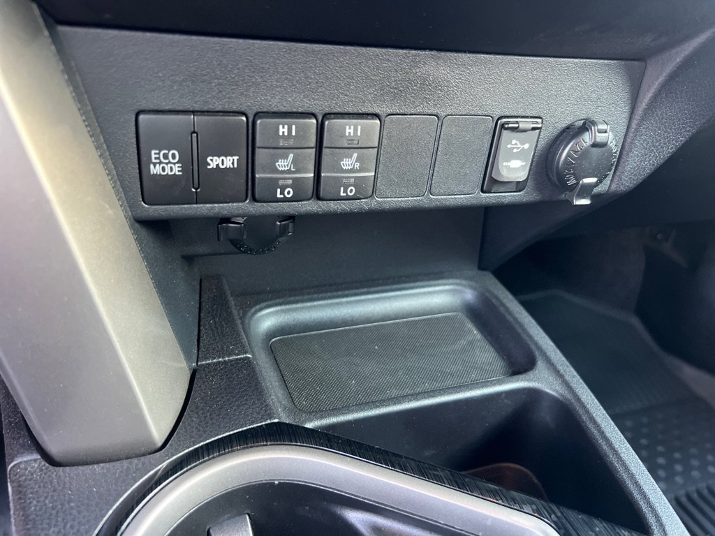 Used 2017 Toyota RAV4 Limited AWD/4WD image 35
