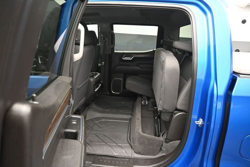 Used 2023 Chevrolet Silverado 1500 RST AWD/4WD image 32