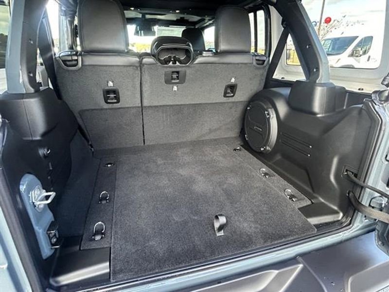 New 2026 Jeep Wrangler Unlimited Sahara AWD/4WD image 10