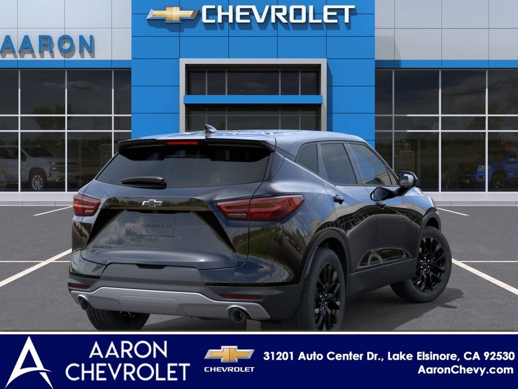 New 2026 Chevrolet Blazer LT w/ LPO, Black Sport Package FWD image 5
