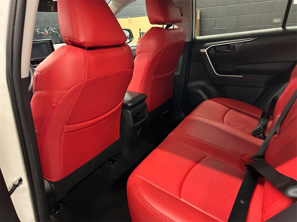 Used 2021 Toyota RAV4 LE image 16