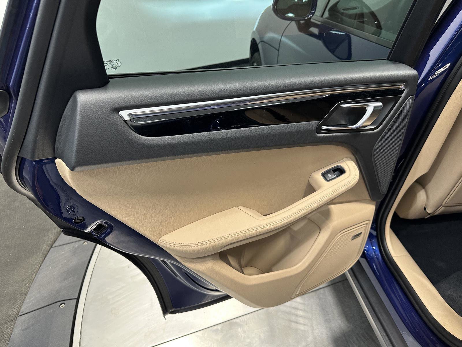 Certified 2026 Porsche Macan Turbo image 31