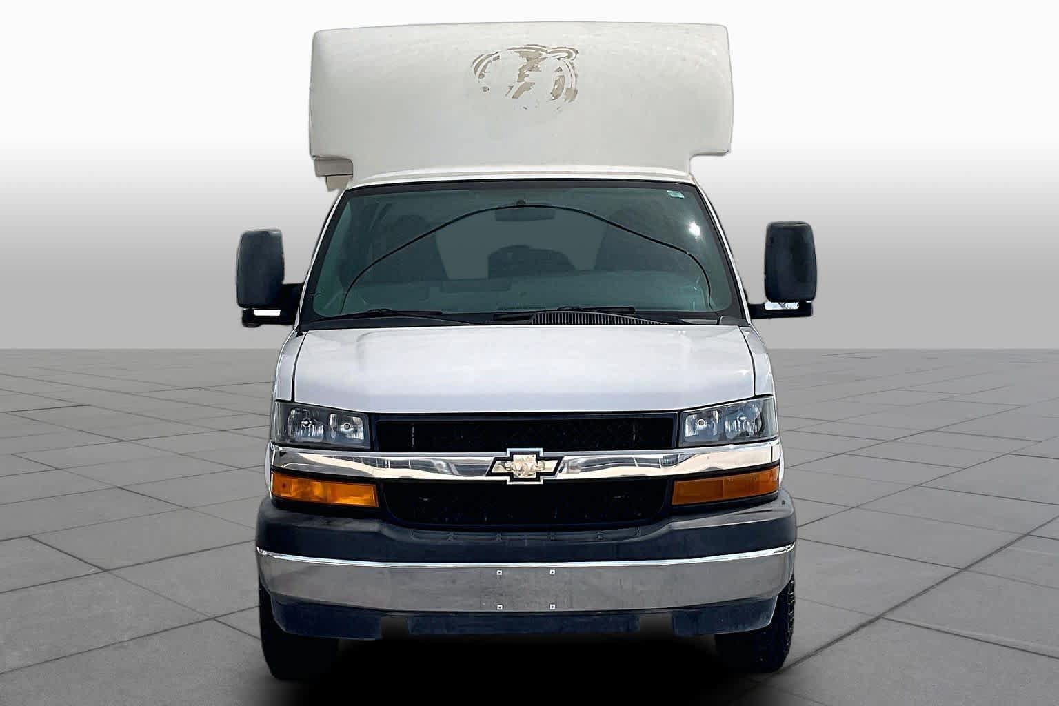 Used 2019 Chevrolet Express 3500 w/ Power Convenience Package RWD image 3