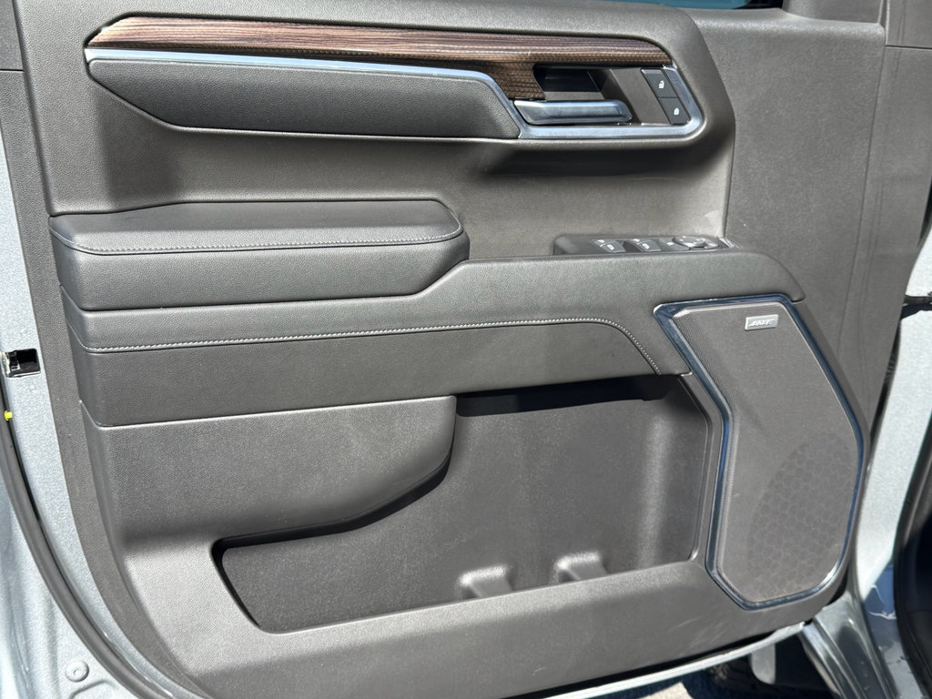 Used 2024 Chevrolet Silverado 1500 LT Trail Boss w/ Convenience Package II image 8