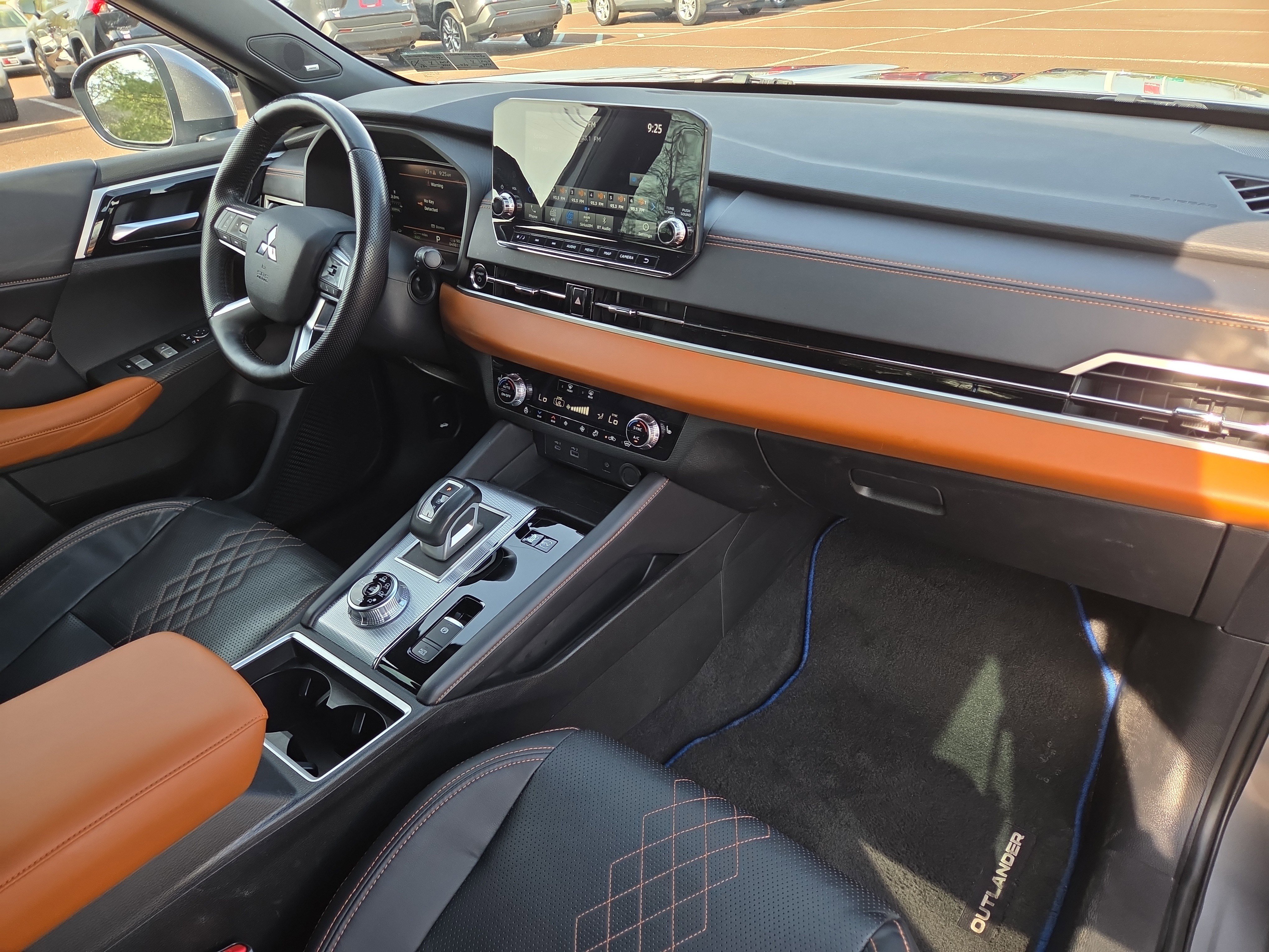 Used 2023 Mitsubishi Outlander SEL image 18