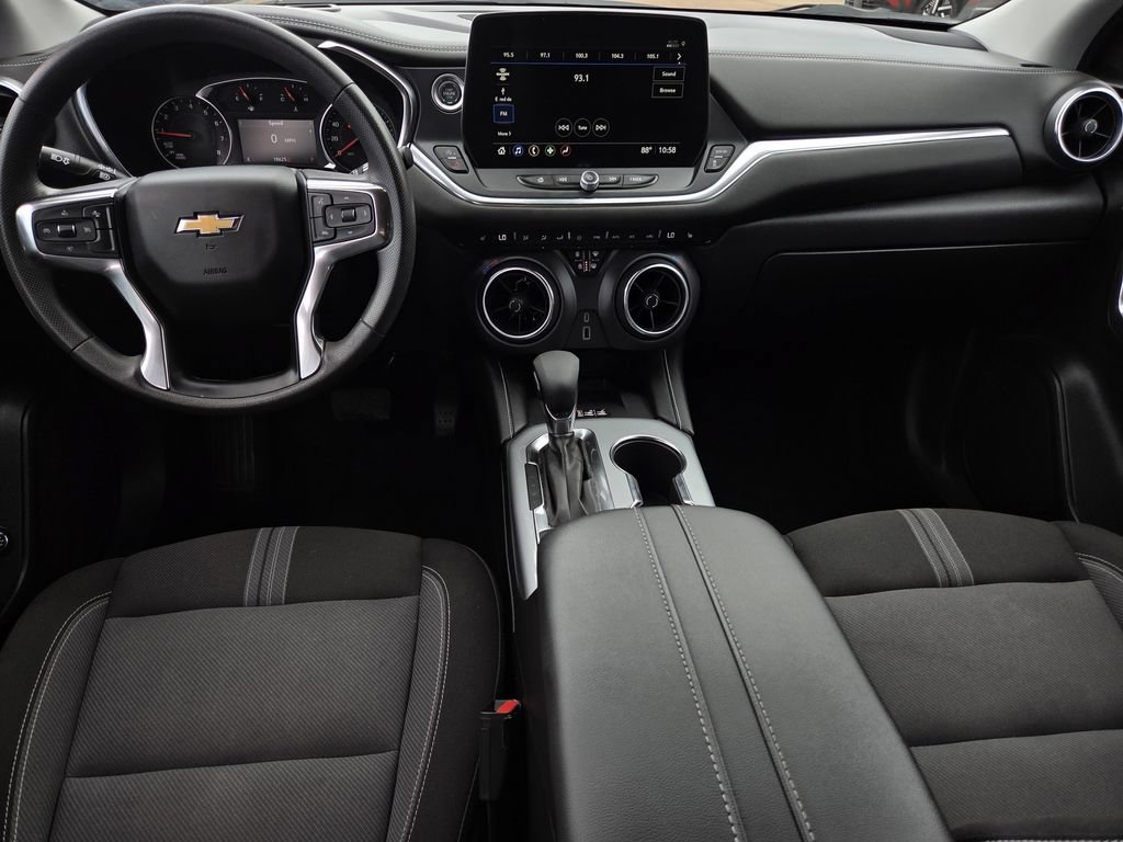 Used 2024 Chevrolet Blazer LT w/ Convenience Package FWD image 9