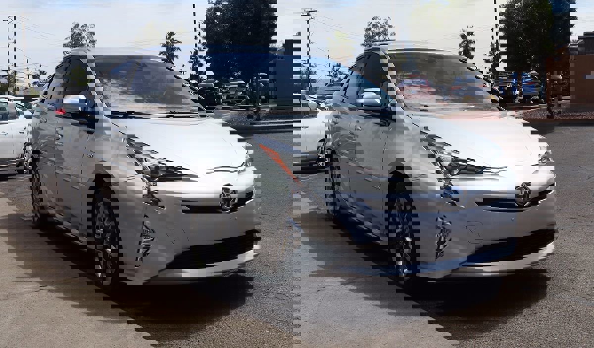 Used 2016 Toyota Prius Three Touring FWD image 14