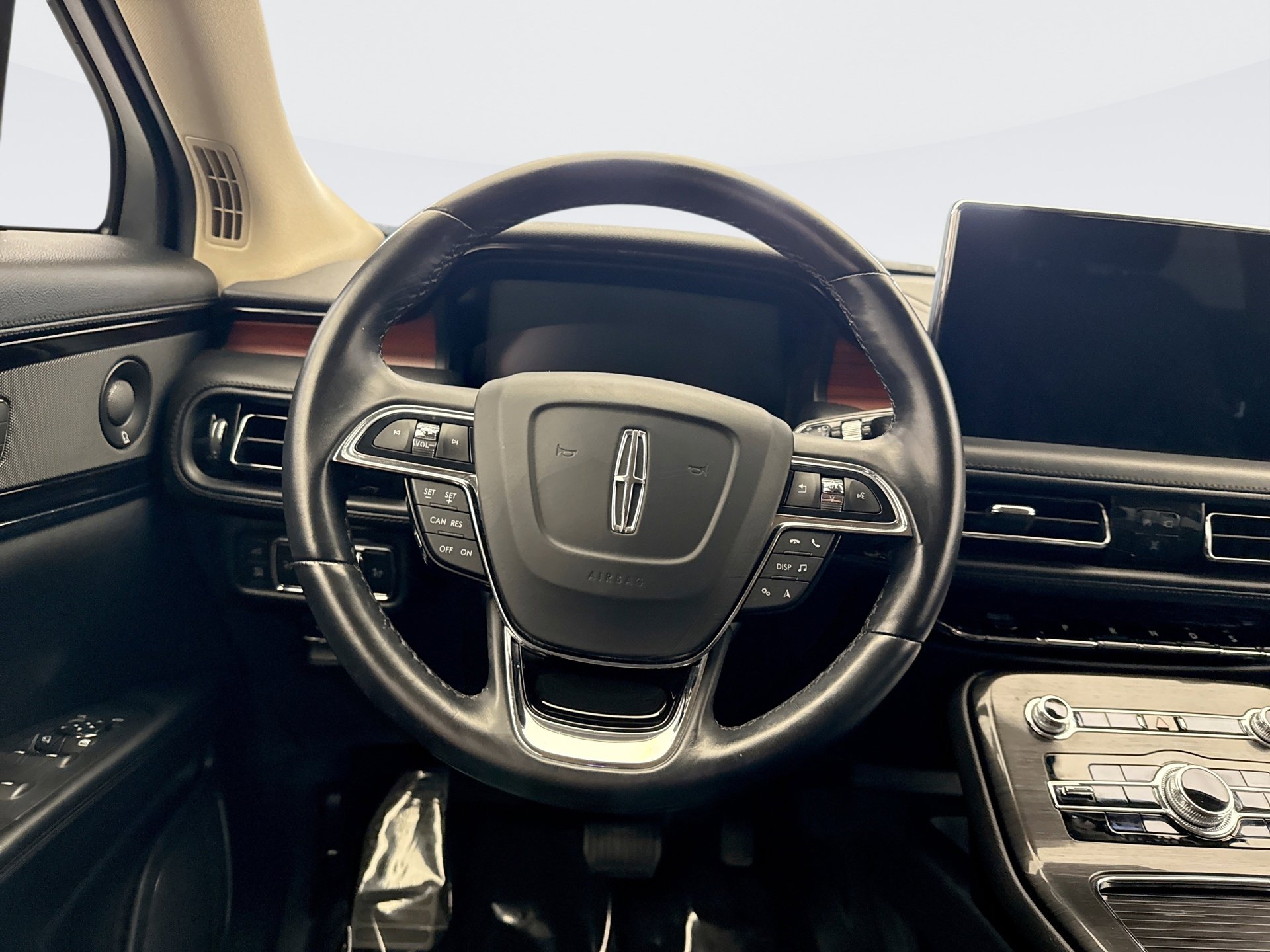 Used 2021 Lincoln Nautilus Reserve image 12