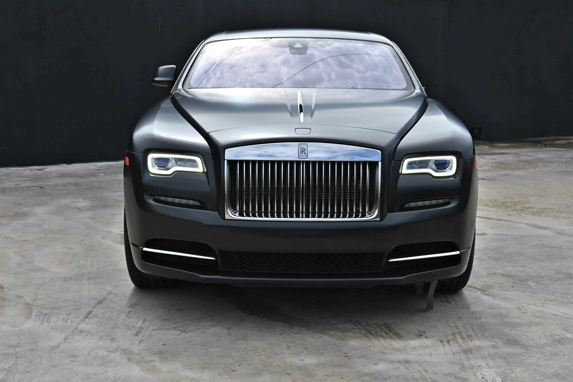 Used 2018 Rolls-Royce Wraith RWD image 2