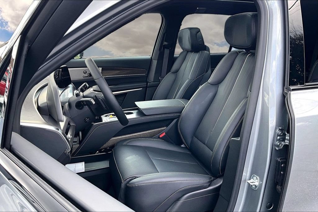 Certified 2026 Cadillac Vistiq Premium Luxury w/ LPO, Floor Liner Package AWD/4WD image 21
