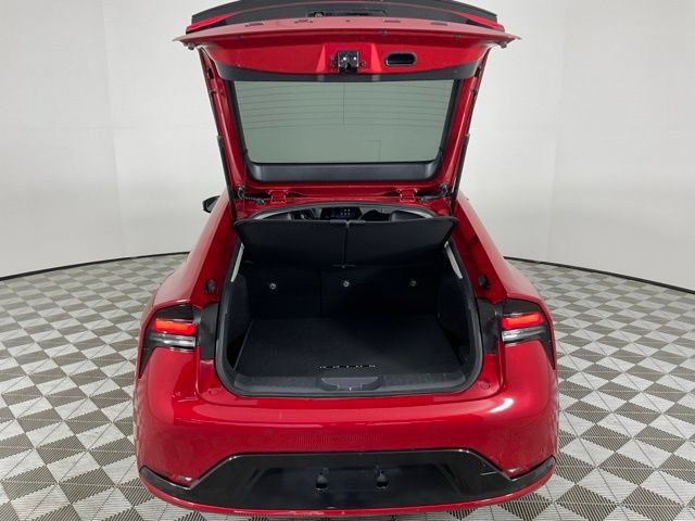 Used 2025 Toyota Prius XLE FWD image 8