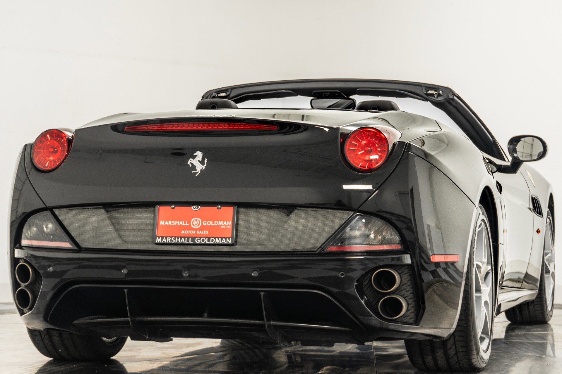 Used 2011 Ferrari California image 9