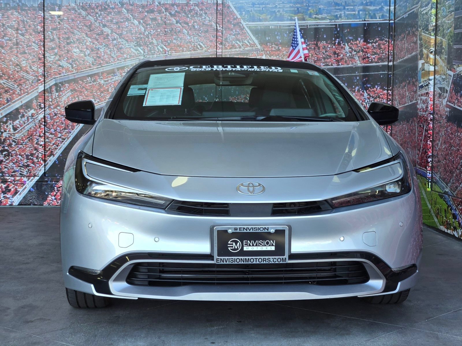 Certified 2025 Toyota Prius XLE FWD image 3