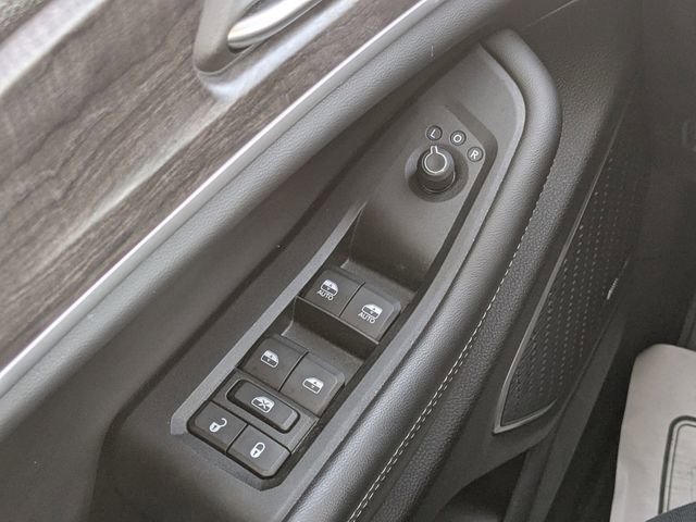 Used 2022 Jeep Grand Cherokee Limited 4xe image 23