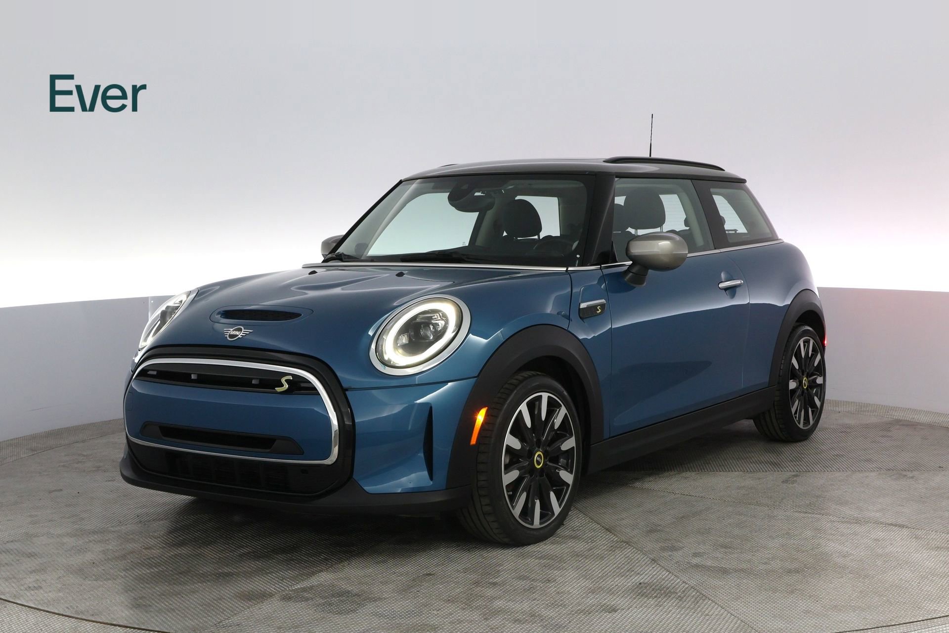 Used 2024 MINI Cooper SE image 2