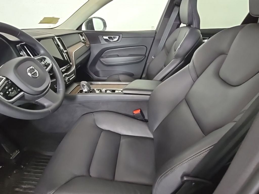 Certified 2023 Volvo XC60 B5 Plus w/ Protection Package Premier image 16