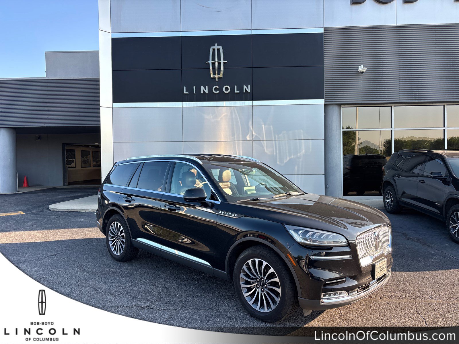 Used 2020 Lincoln Aviator Reserve w/ Elements Package Plus AWD/4WD video 1