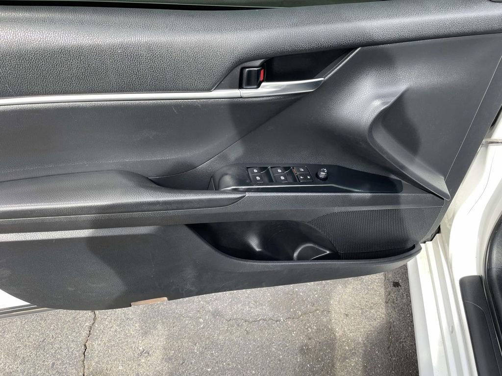 Used 2019 Toyota Camry LE image 24
