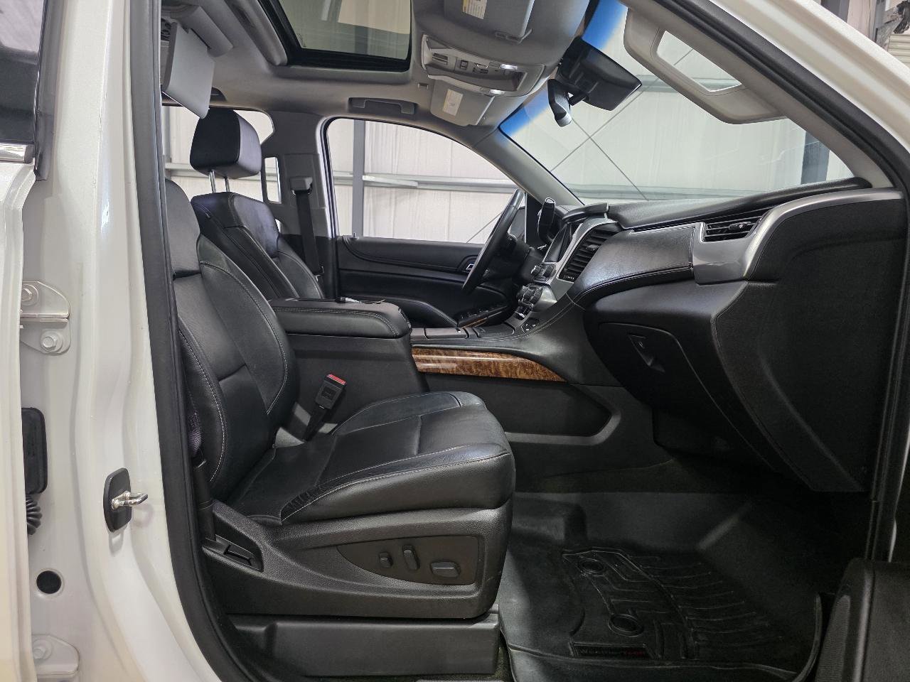 Used 2016 Chevrolet Suburban LTZ AWD/4WD image 27