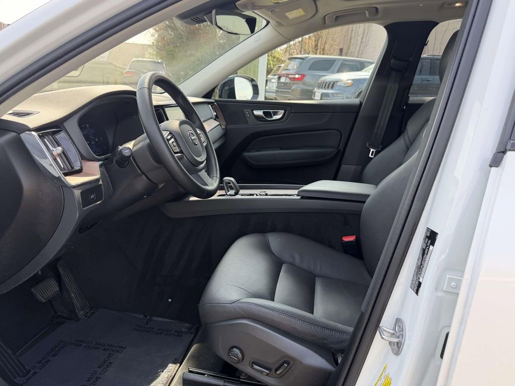 Used 2024 Volvo XC60 B5 Plus w/ Climate Package image 16